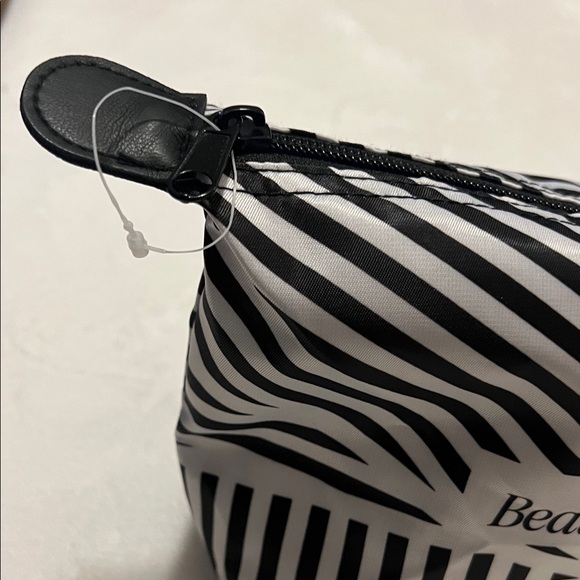 Sephora Beauty Insider Monochrome Patterned Bag (H) - Picture 4 of 7